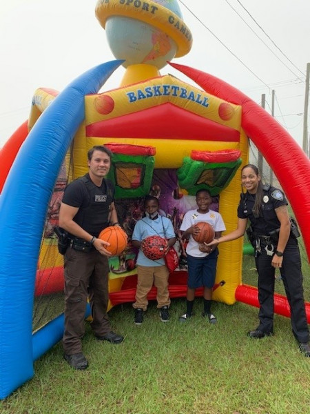 Snellville-PD-Officers-with-Youth-1